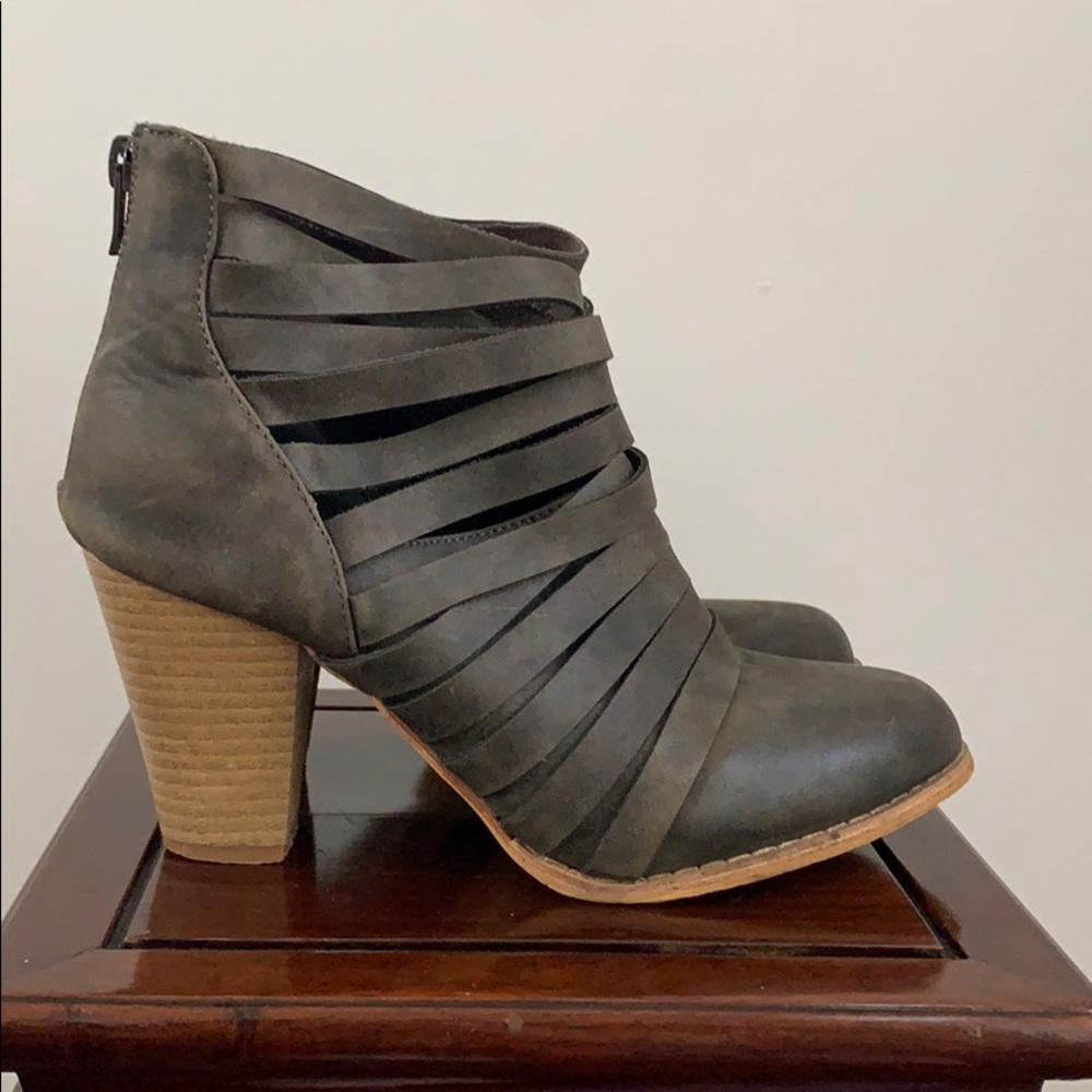 👢 Mi.im cool strappy  ankle boots